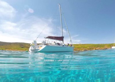 Escursioni Asinara: acque cristalline del parco Asinara con gita in barca a vela. Asinara Sail Experience